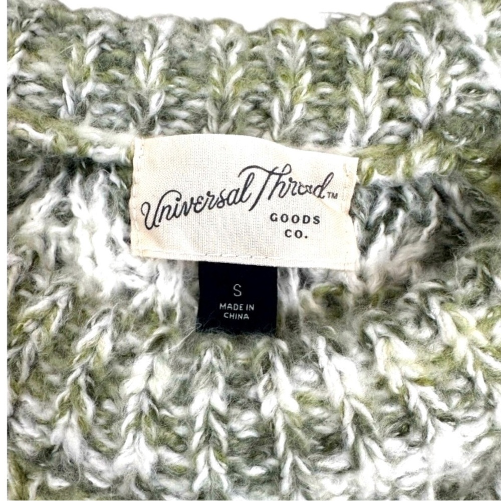 Universal Thread green chunky Bell sleeve Sweater NWOT - Picture 3 of 3